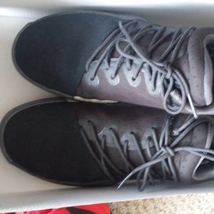 Adidas - Hardens - Volume 1
